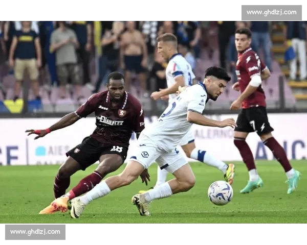 足球实时比分更新与分析 聚焦赛事进程与球队表现实时数据